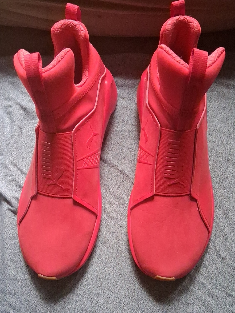 Puma All-Red Slip-On High Tops - Picture 1 of 5